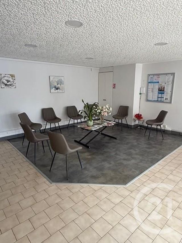 Afficher la photo en grand entreprise à louer - 60.0 m2 - BERGERAC - 24 - AQUITAINE - Century 21 Immotion