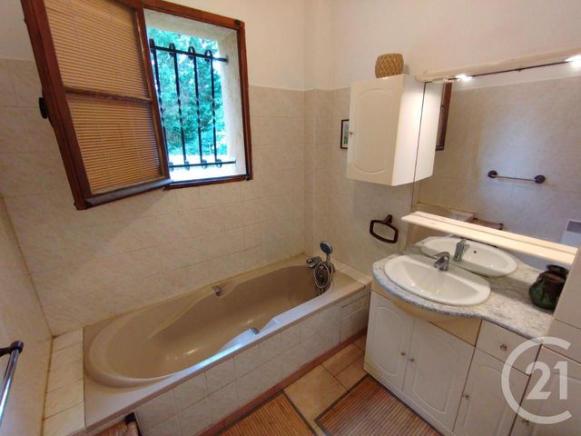 maison à vendre - 13 pièces - 343.8 m2 - ST PIERRE D EYRAUD - 24 - AQUITAINE - Century 21 Immotion