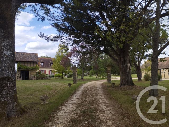 maison à vendre - 13 pièces - 343.8 m2 - ST PIERRE D EYRAUD - 24 - AQUITAINE - Century 21 Immotion