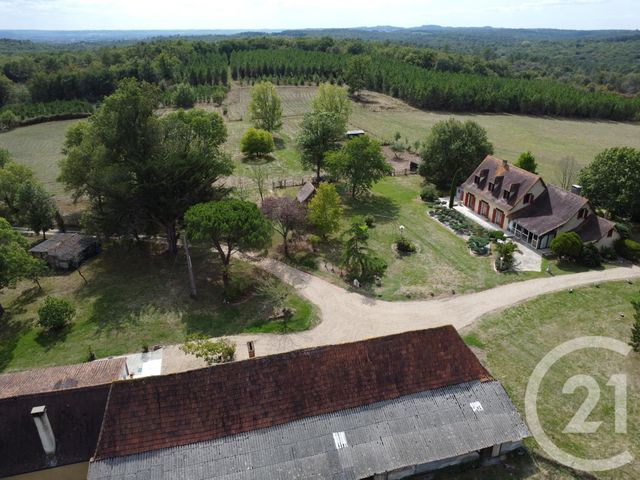 maison à vendre - 13 pièces - 343.8 m2 - ST PIERRE D EYRAUD - 24 - AQUITAINE - Century 21 Immotion