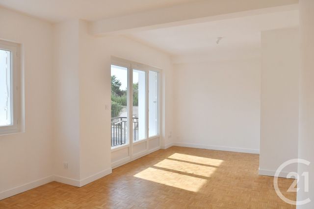 Appartement T4 à louer - 4 pièces - 92.7 m2 - LALINDE - 24 - AQUITAINE - Century 21 Immotion