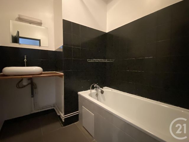 Appartement à louer - 2 pièces - 42.1 m2 - BERGERAC - 24 - AQUITAINE - Century 21 Immotion