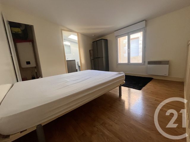 Afficher la photo en grand Appartement Duplex à louer - 2 pièces - 32.0 m2 - BERGERAC - 24 - AQUITAINE - Century 21 Immotion