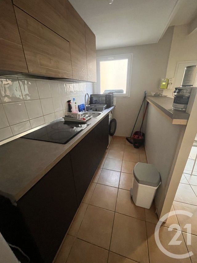 Afficher la photo en grand Appartement Duplex à louer - 2 pièces - 32.0 m2 - BERGERAC - 24 - AQUITAINE - Century 21 Immotion